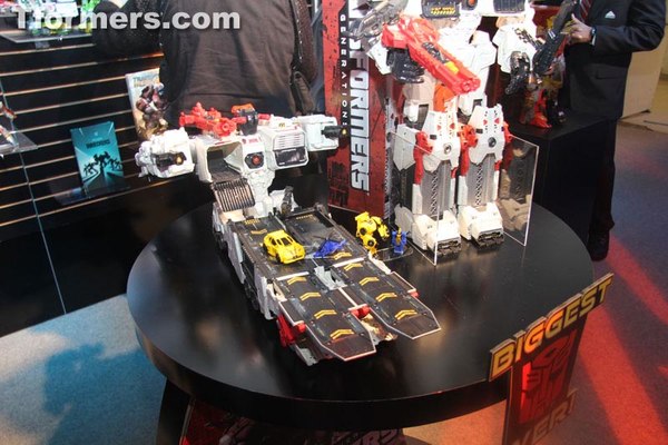 Toy Fair 2013 MetroPlex Transformers Masterpiece Titan Class Action Figure Image  (5 of 18)